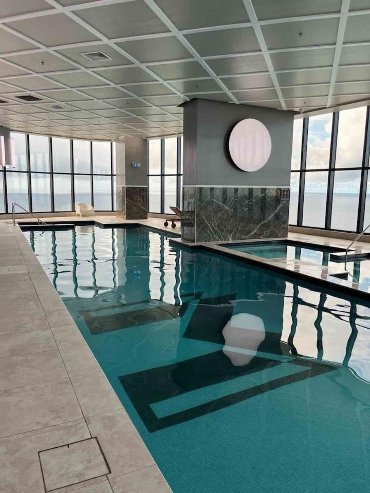 Apartment Sky In Surfers Paradise With Panoramic Views *