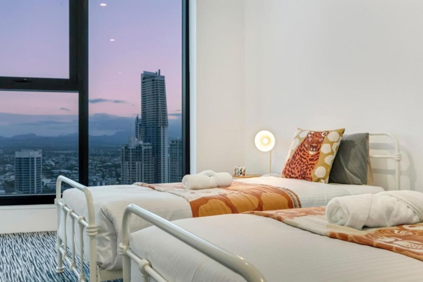 Sky In Surfers Paradise With Panoramic Views Apartment