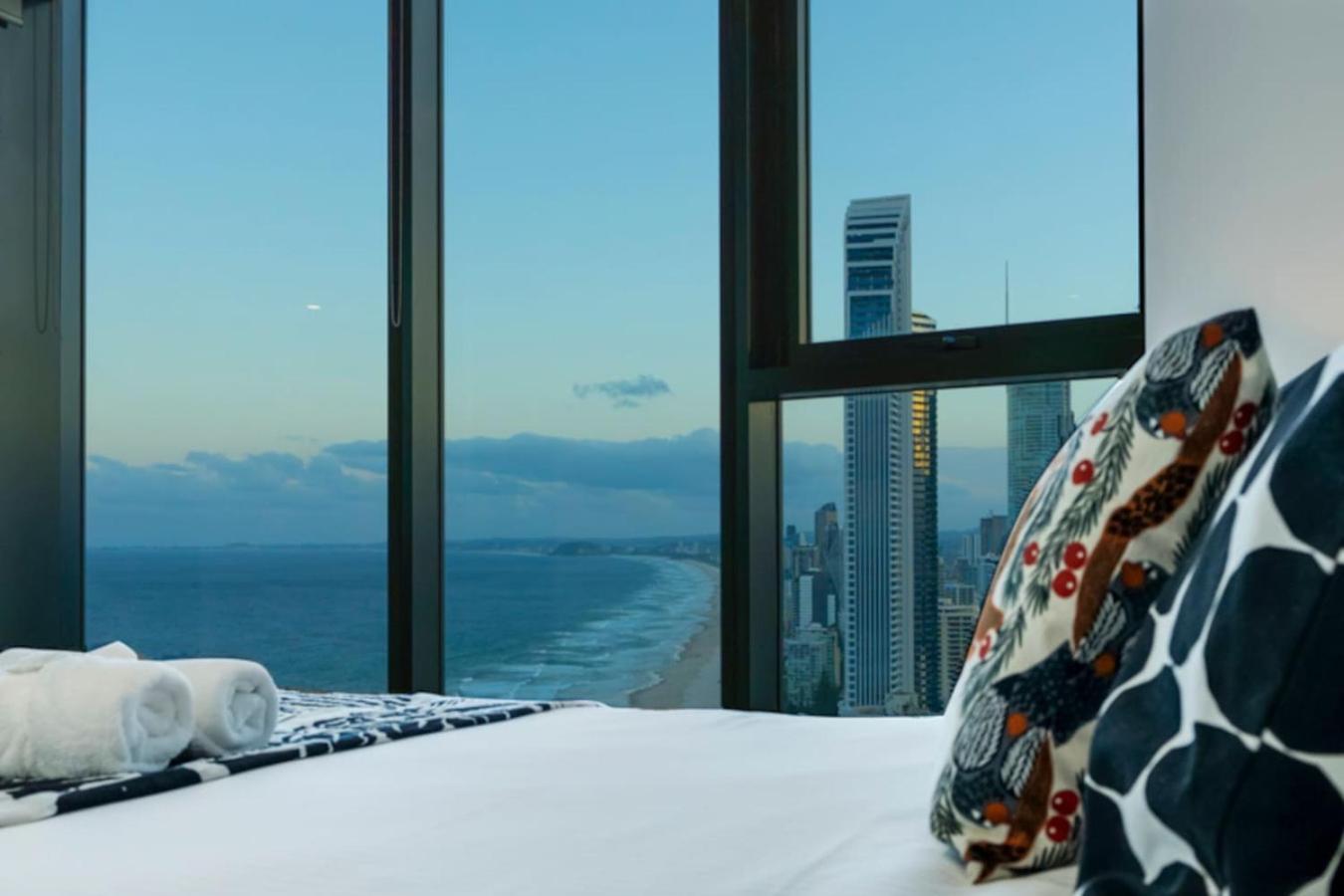Apartment Sky In Surfers Paradise With Panoramic Views