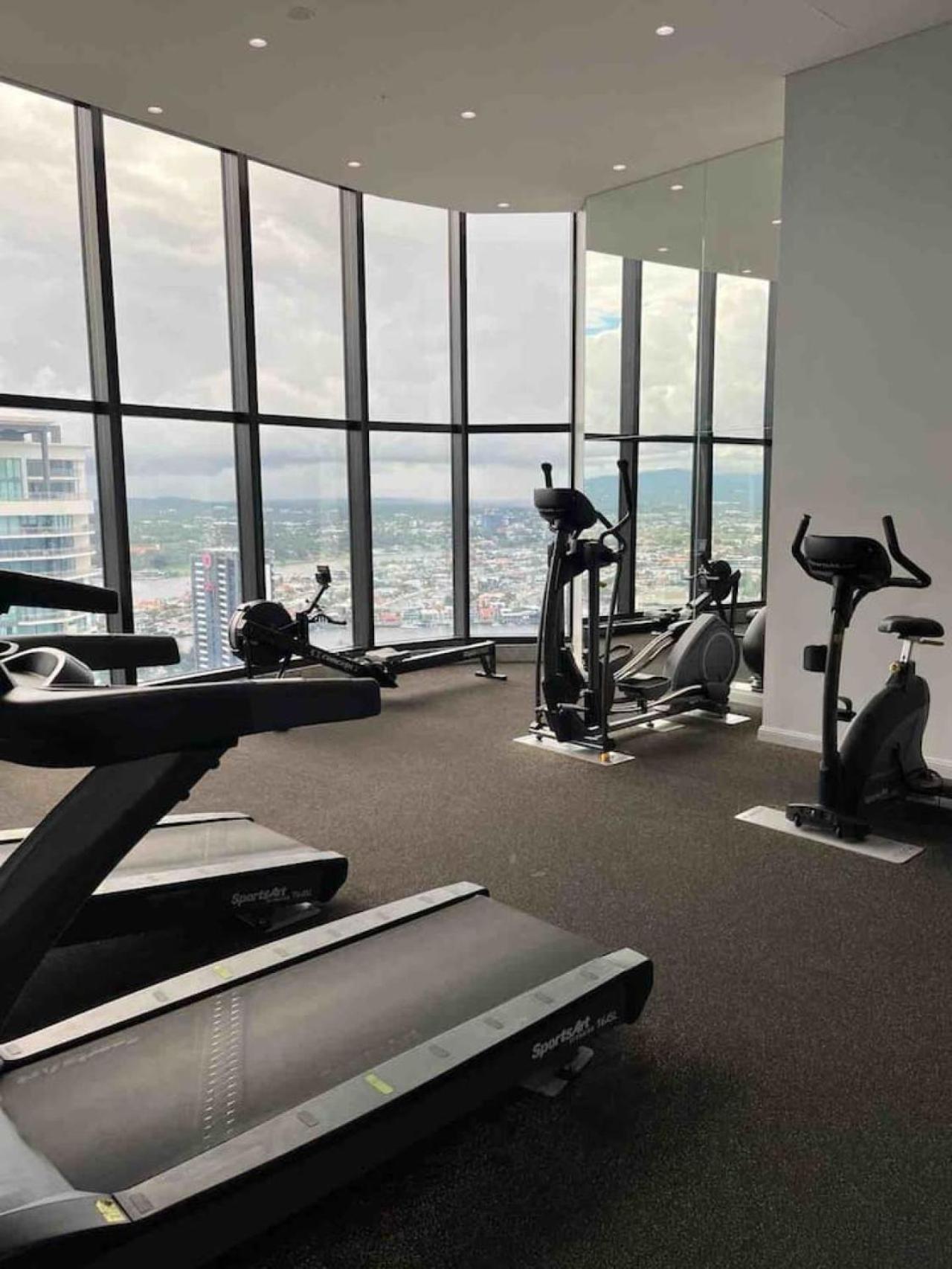 Sky In Surfers Paradise With Panoramic Views Apartment